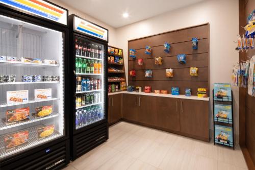 holiday inn express and suites ft myers beach sanibel gateway