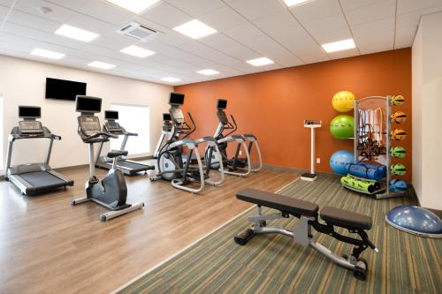 holiday inn express and suites ft myers beach sanibel gateway