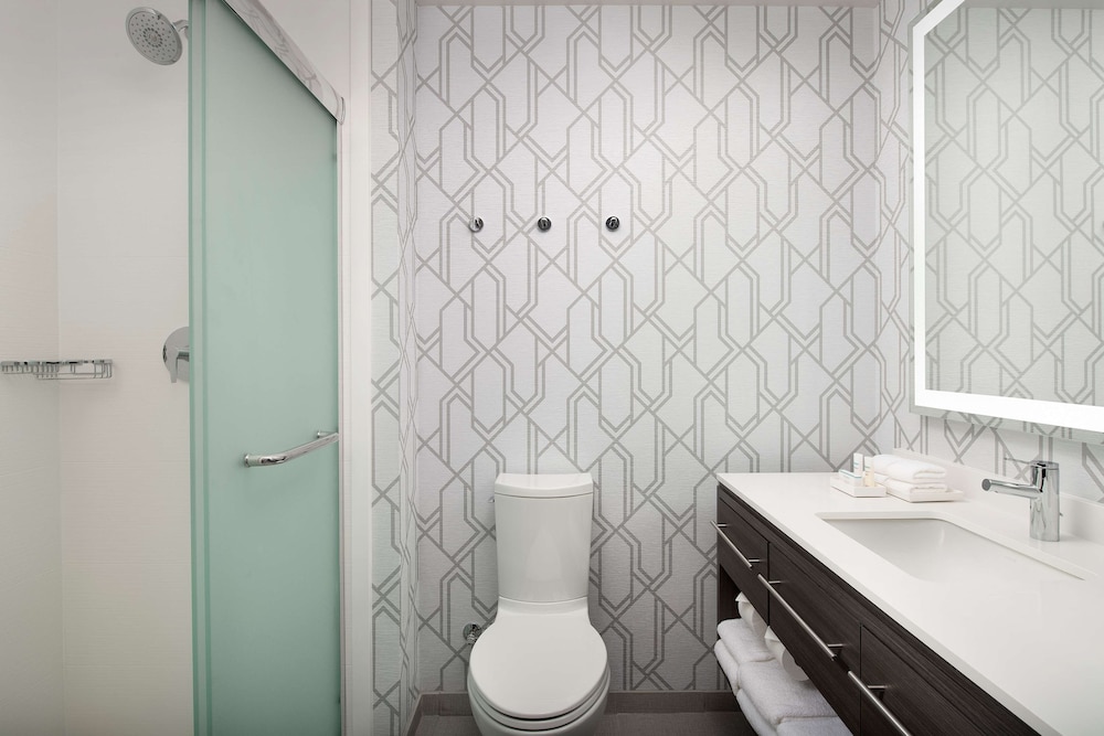 home2 suites by hilton denver central park