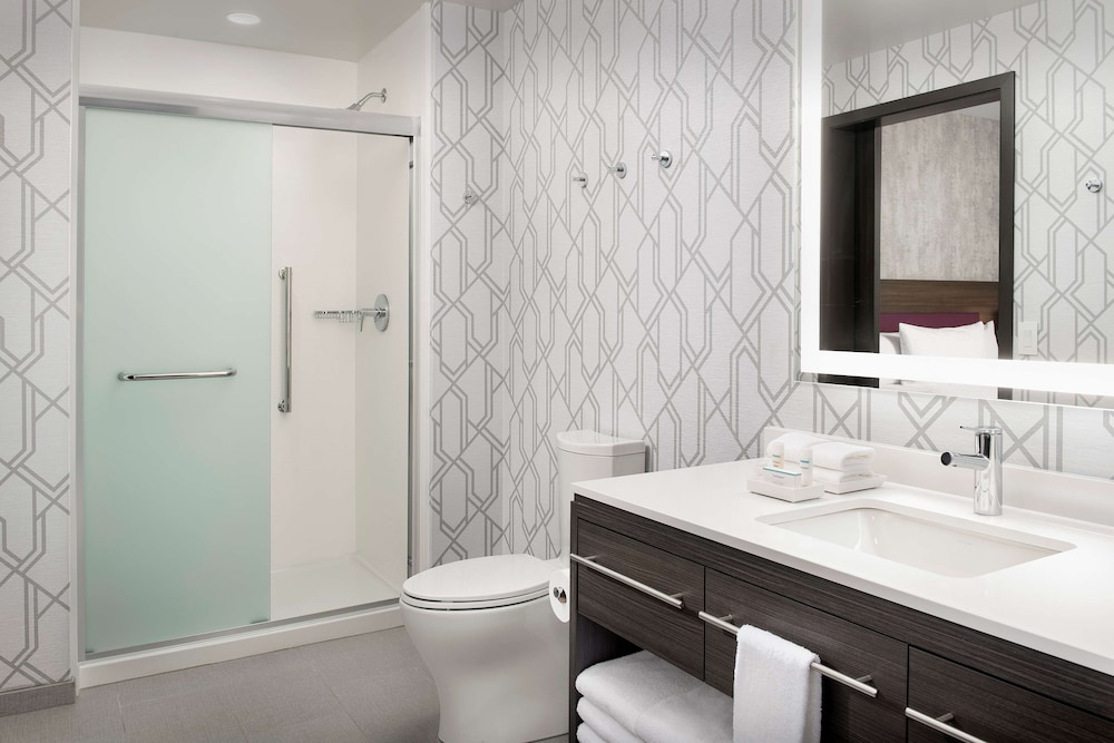 home2 suites by hilton denver central park