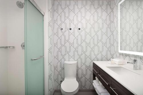 home2 suites by hilton denver central park