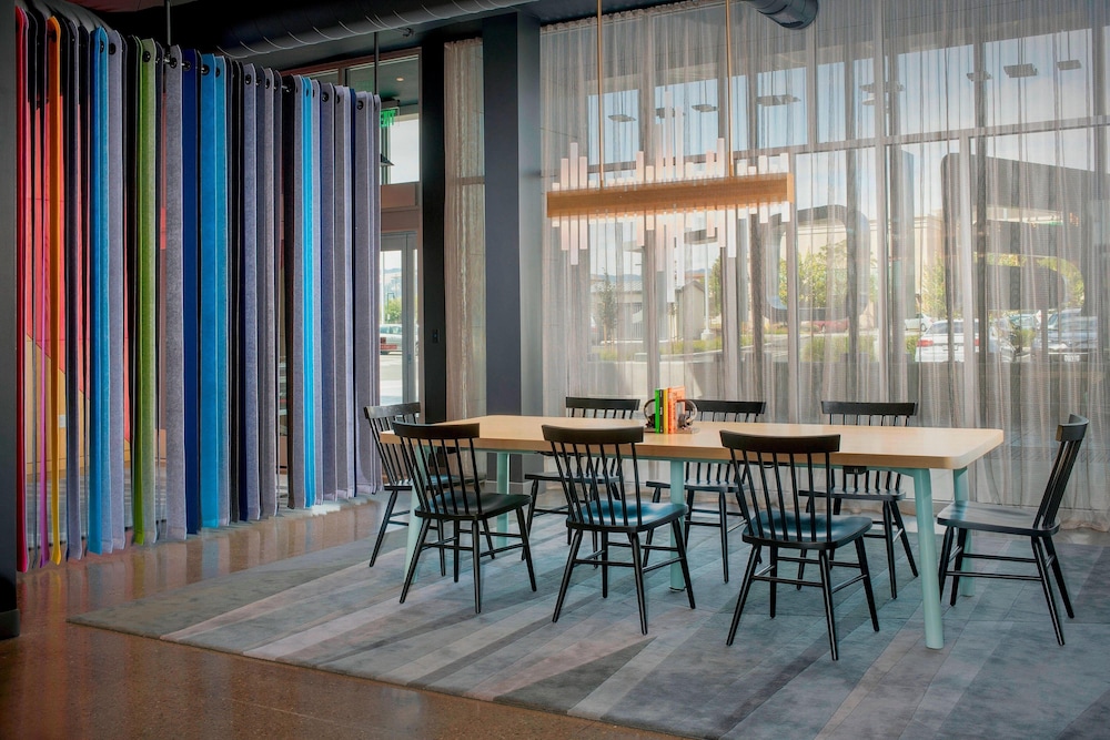 aloft omaha aksarben village
