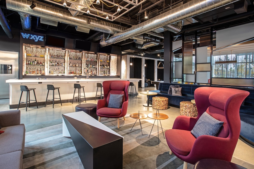 aloft omaha aksarben village