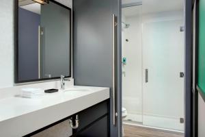aloft omaha aksarben village