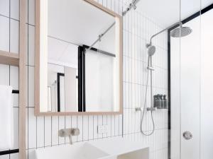 little national hotel sydney