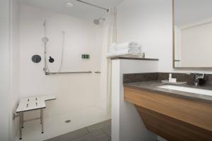 fairfield inn and suites by marriott nashville near vanderbilt