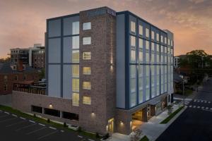 fairfield inn and suites by marriott nashville near vanderbilt