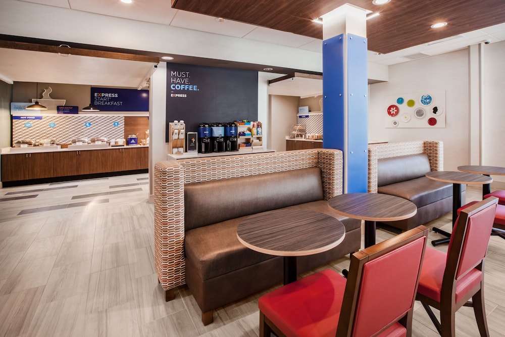 holiday inn express and suites harrisburg s mechanicsburg
