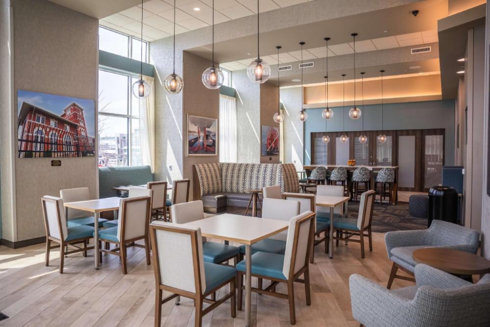 hampton inn and suites erie bayfront