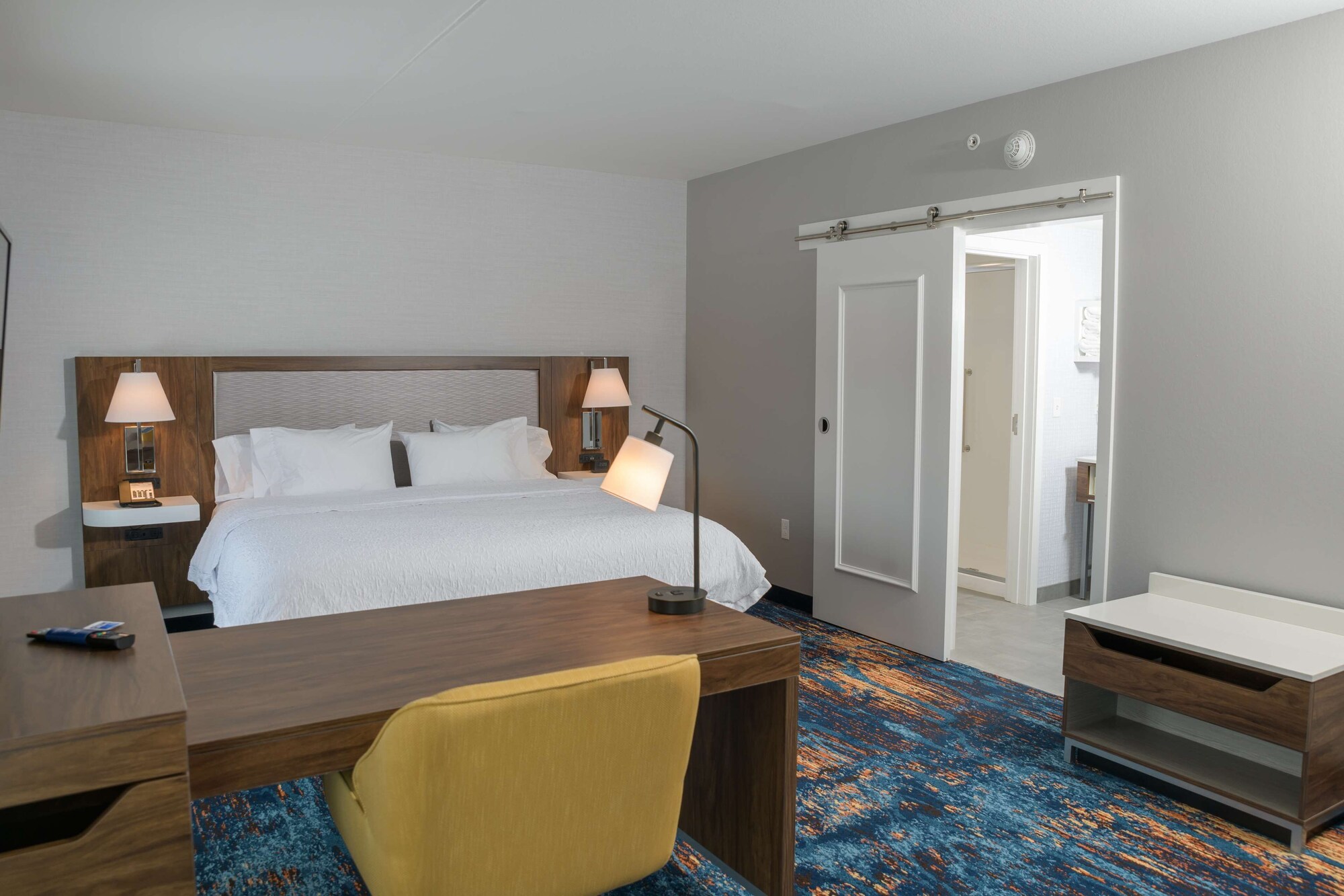 hampton inn and suites erie bayfront