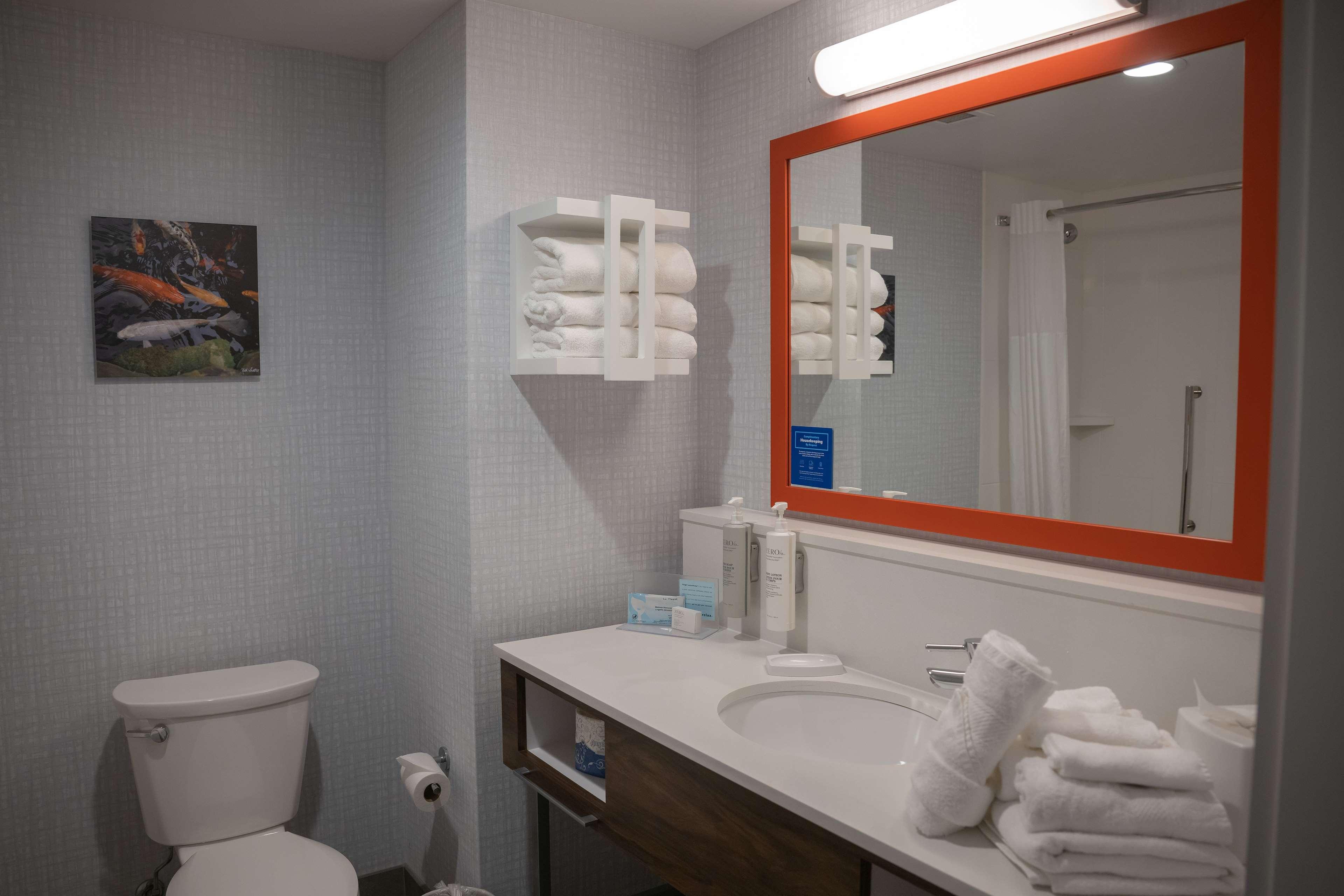 hampton inn and suites erie bayfront