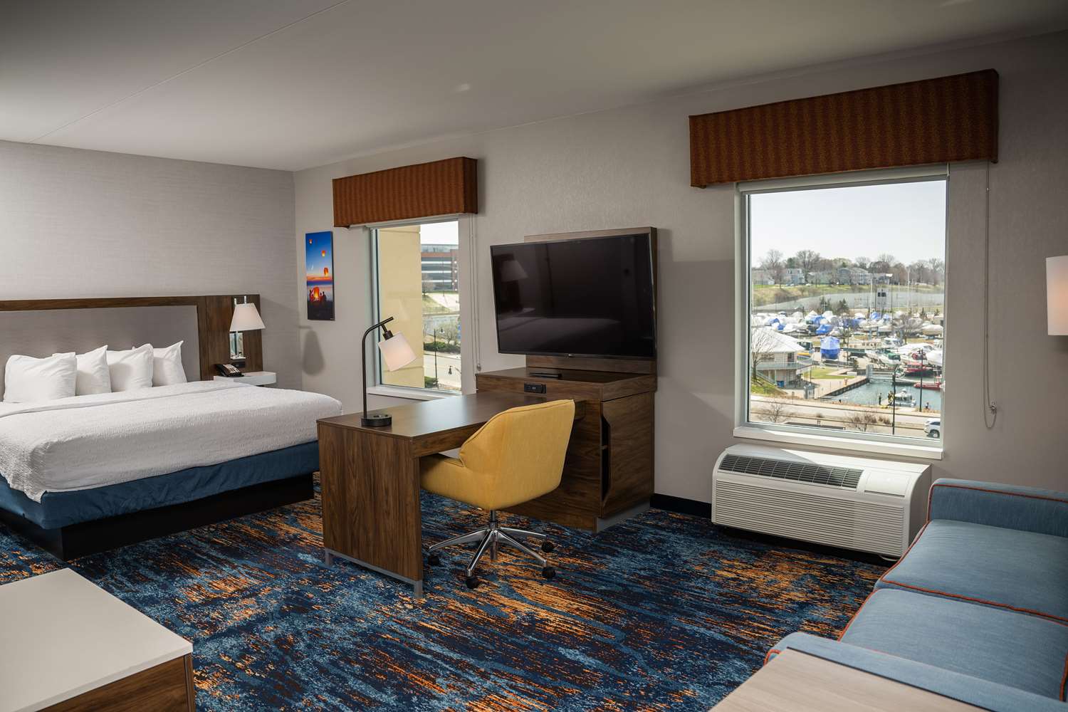 hampton inn and suites erie bayfront