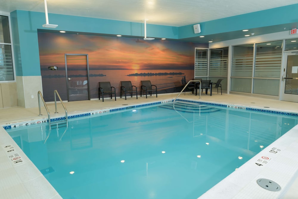 Hampton Inn & Suites Erie Bayfront,Pennsylvania>>Erie,3 star