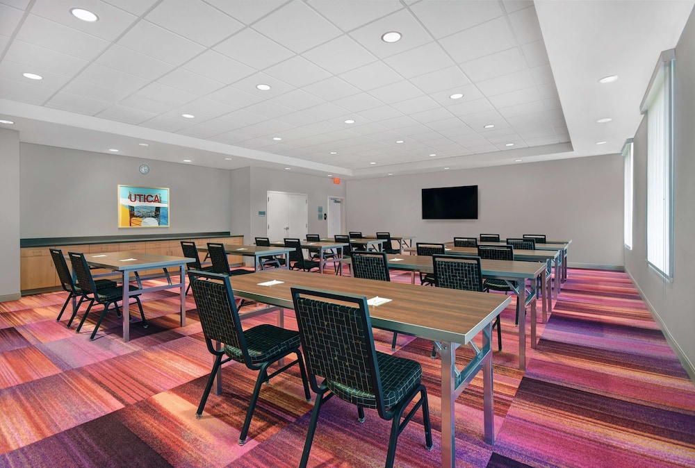 home2 suites by hilton utica ny