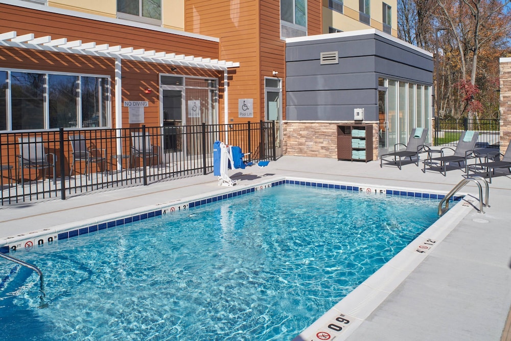 fairfield inn and suites by marriott louisville jeffersonville