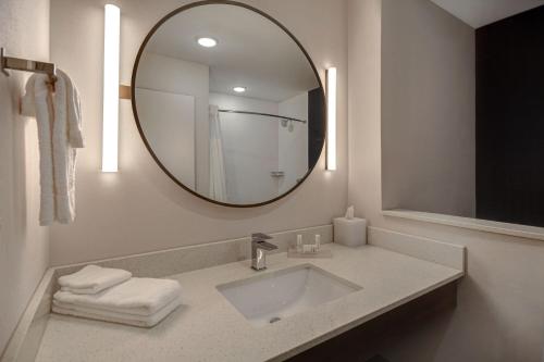 fairfield inn and suites by marriott grand rapids wyoming