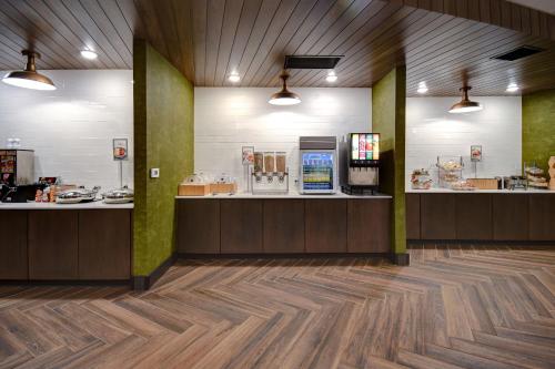 fairfield inn and suites by marriott grand rapids wyoming