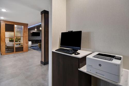 fairfield inn and suites by marriott grand rapids wyoming