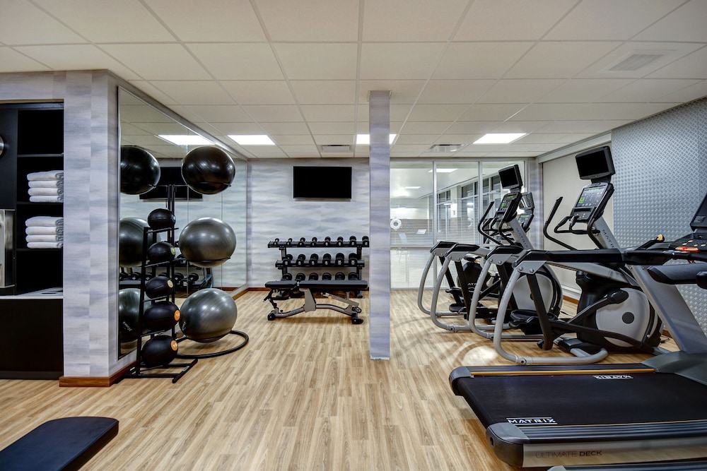 fairfield inn and suites by marriott grand rapids wyoming