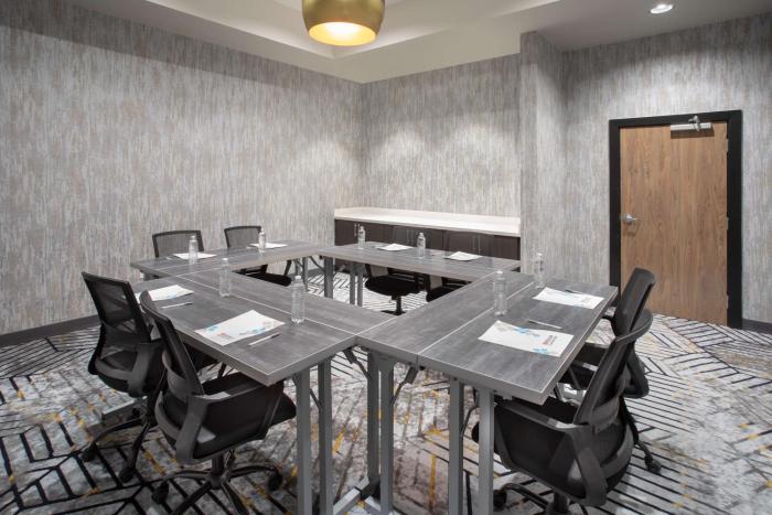 hilton garden inn hays