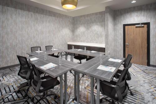hilton garden inn hays