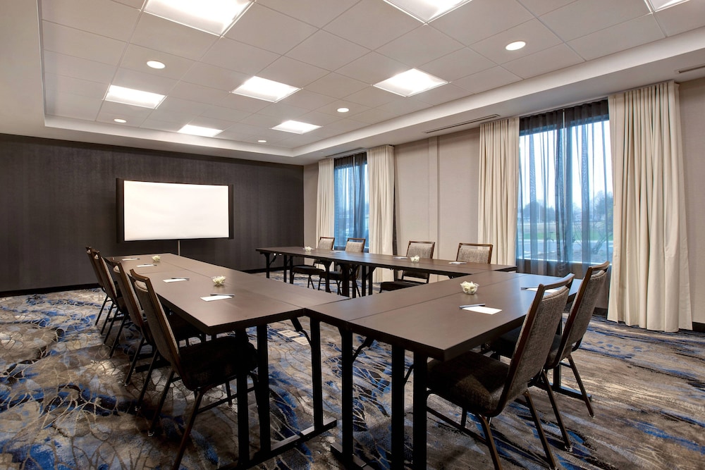 fairfield inn and suites by marriott chicago bolingbrook
