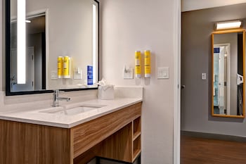 tru by hilton albuquerque north i 25