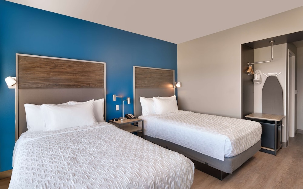 tru by hilton clearfield hill air force base ut