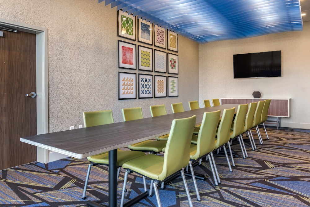 holiday inn express and suites carlisle southwest i 81