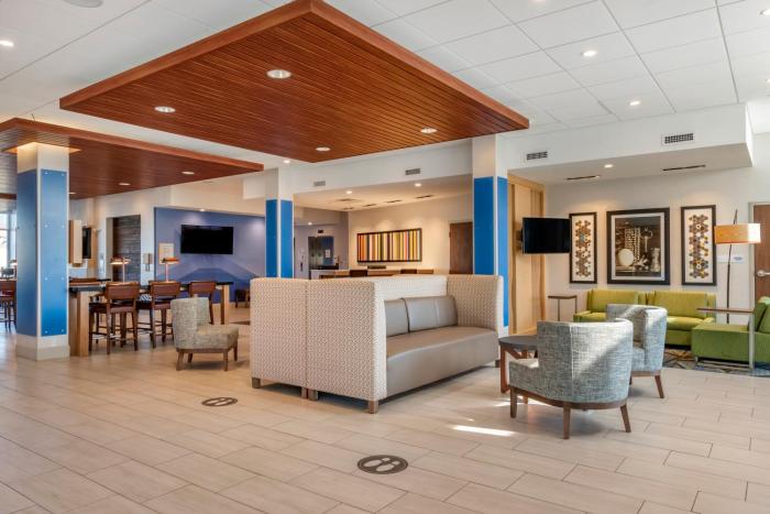 holiday inn express and suites carlisle southwest i 81