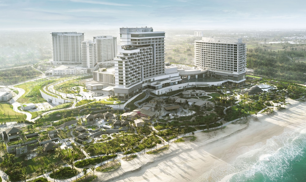 hoiana hotel and suites