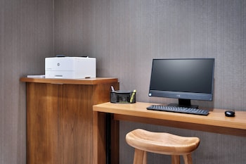 Springhill Suites By Marriott El Paso Airport,Fort Bliss>>El Paso,2.5 star