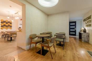 lx51 studios and suites by apt iin lisbon center