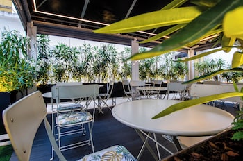lx51 studios and suites by apt iin lisbon center