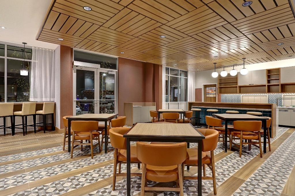 hyatt place prince george