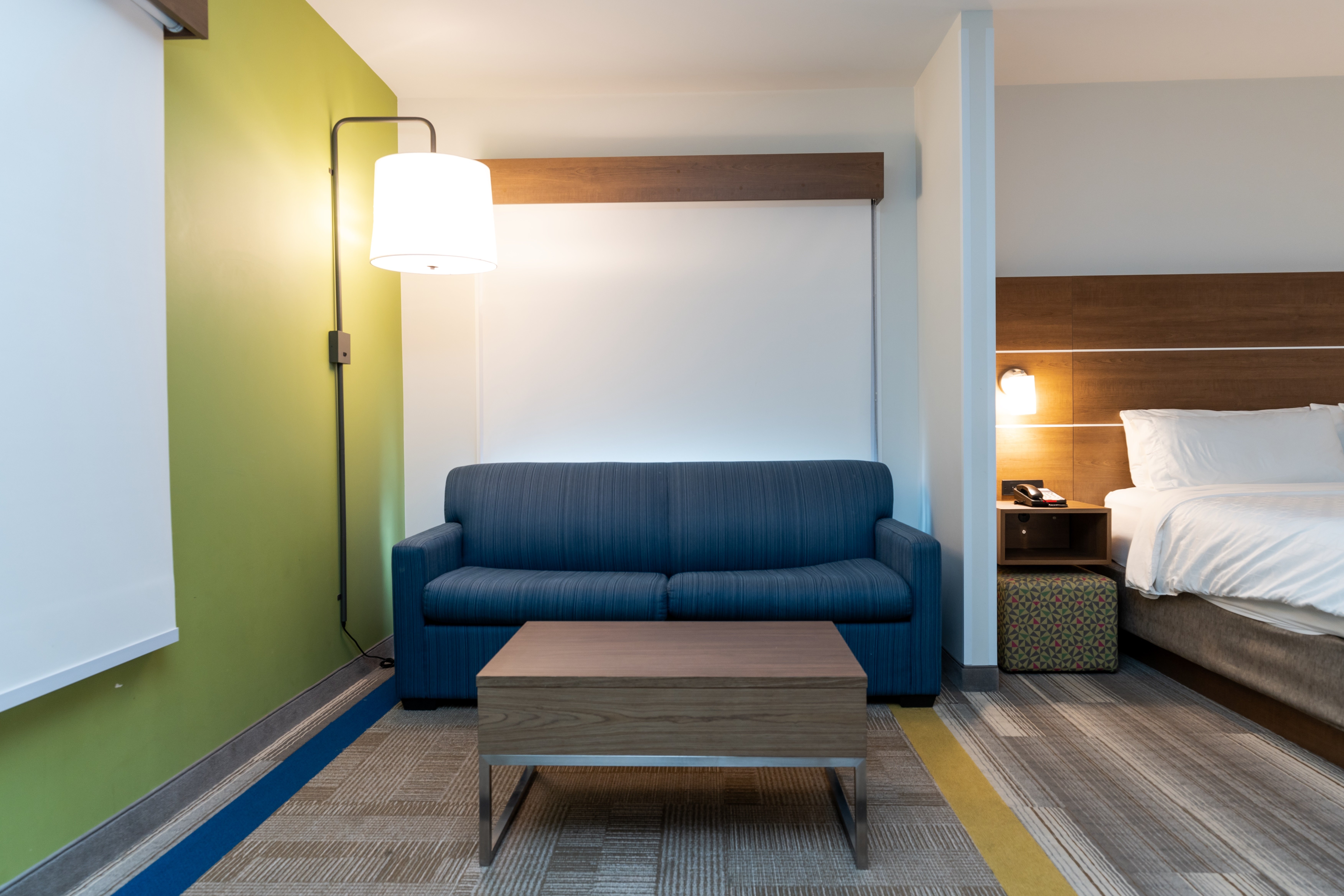 holiday inn express and sts edmonton sw windermere