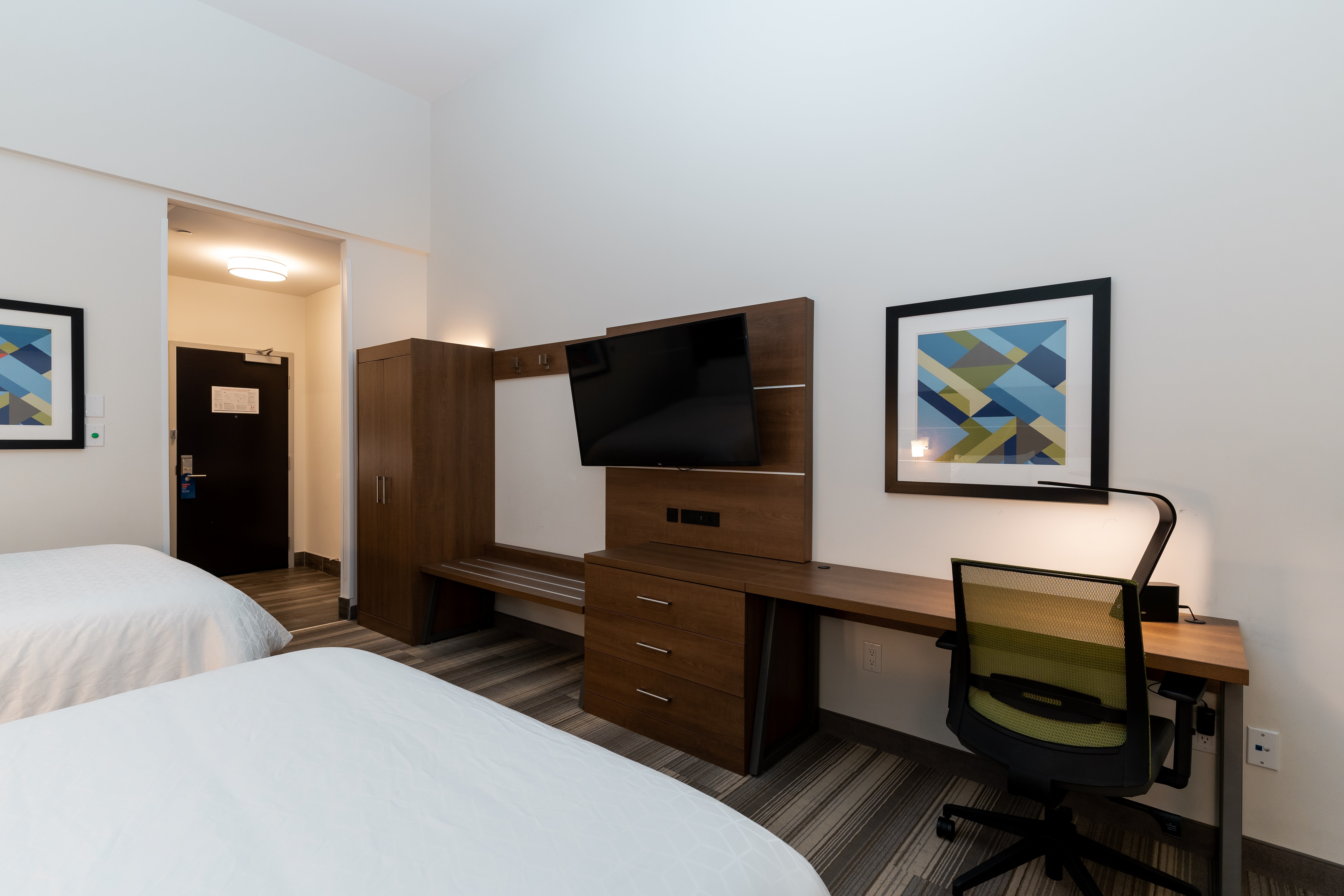 holiday inn express and sts edmonton sw windermere