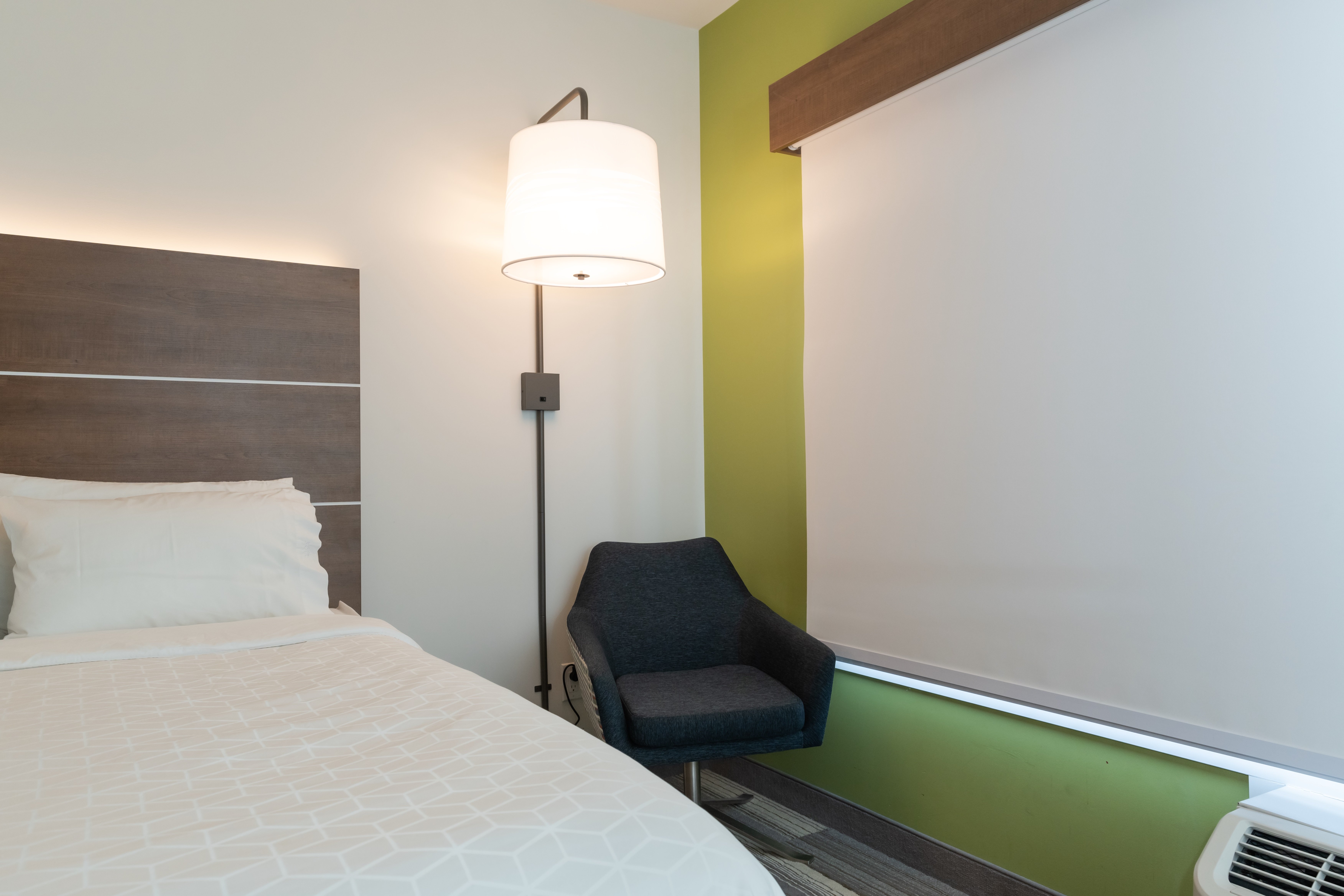 holiday inn express and sts edmonton sw windermere