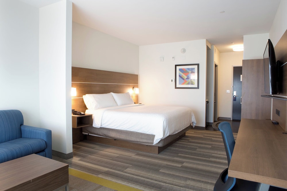 holiday inn express and sts edmonton sw windermere