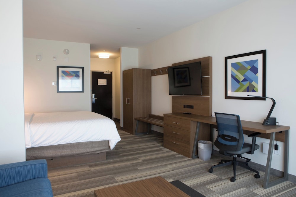 holiday inn express and sts edmonton sw windermere