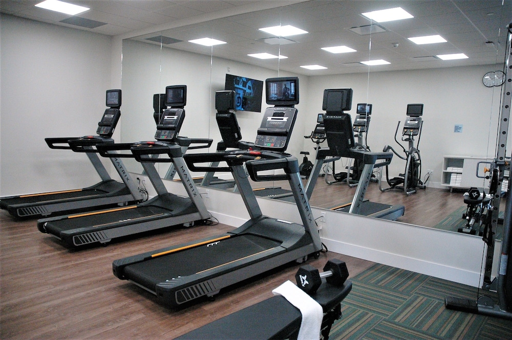 holiday inn express and sts edmonton sw windermere