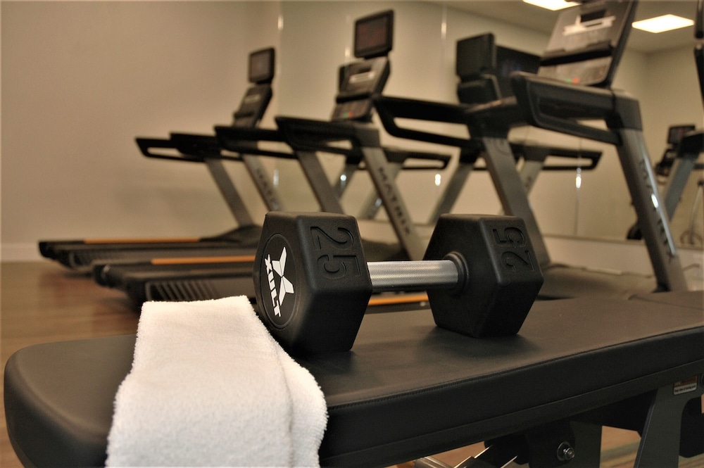 holiday inn express and sts edmonton sw windermere