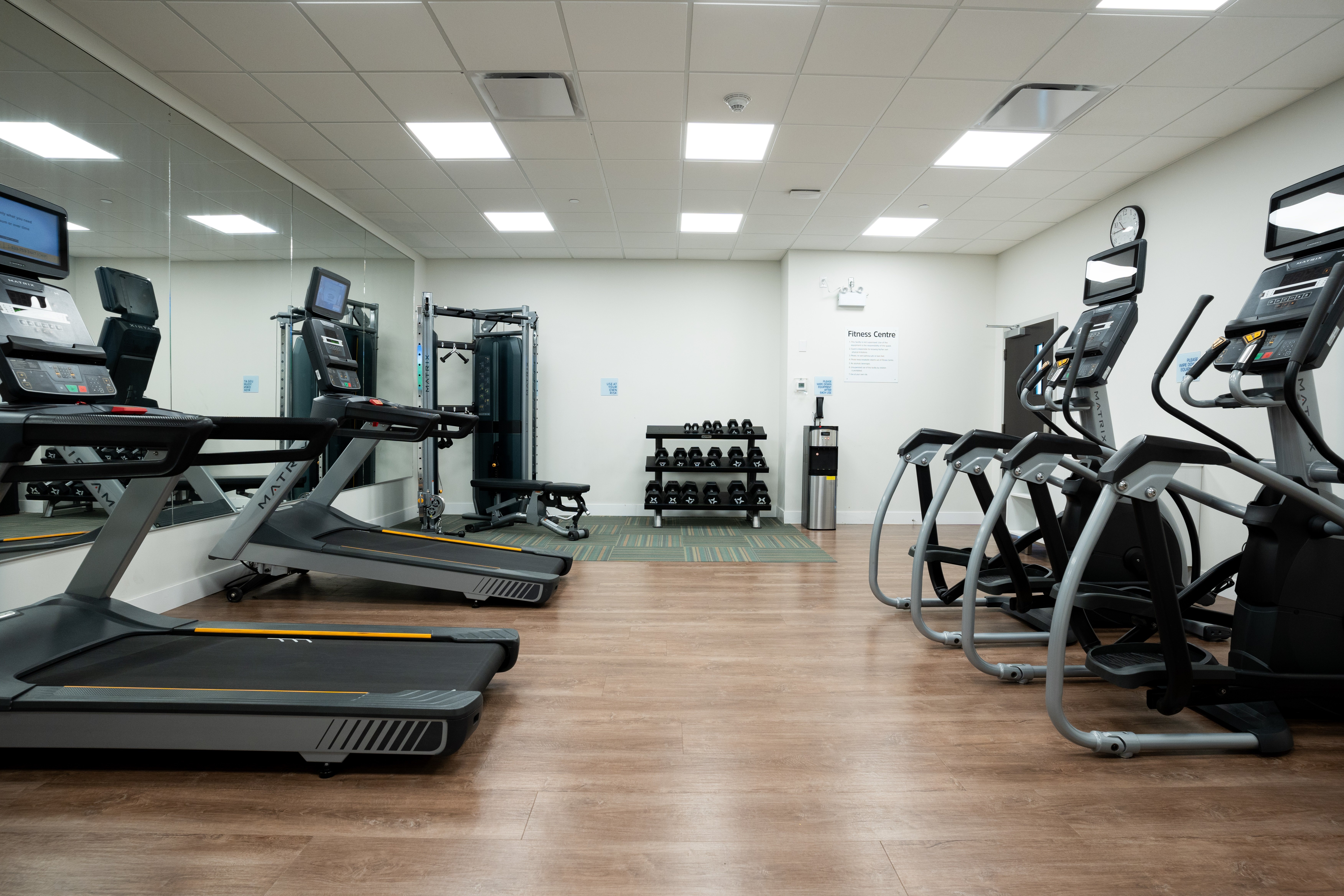 holiday inn express and sts edmonton sw windermere