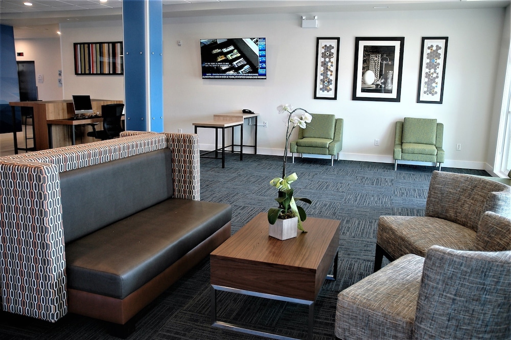 holiday inn express and sts edmonton sw windermere