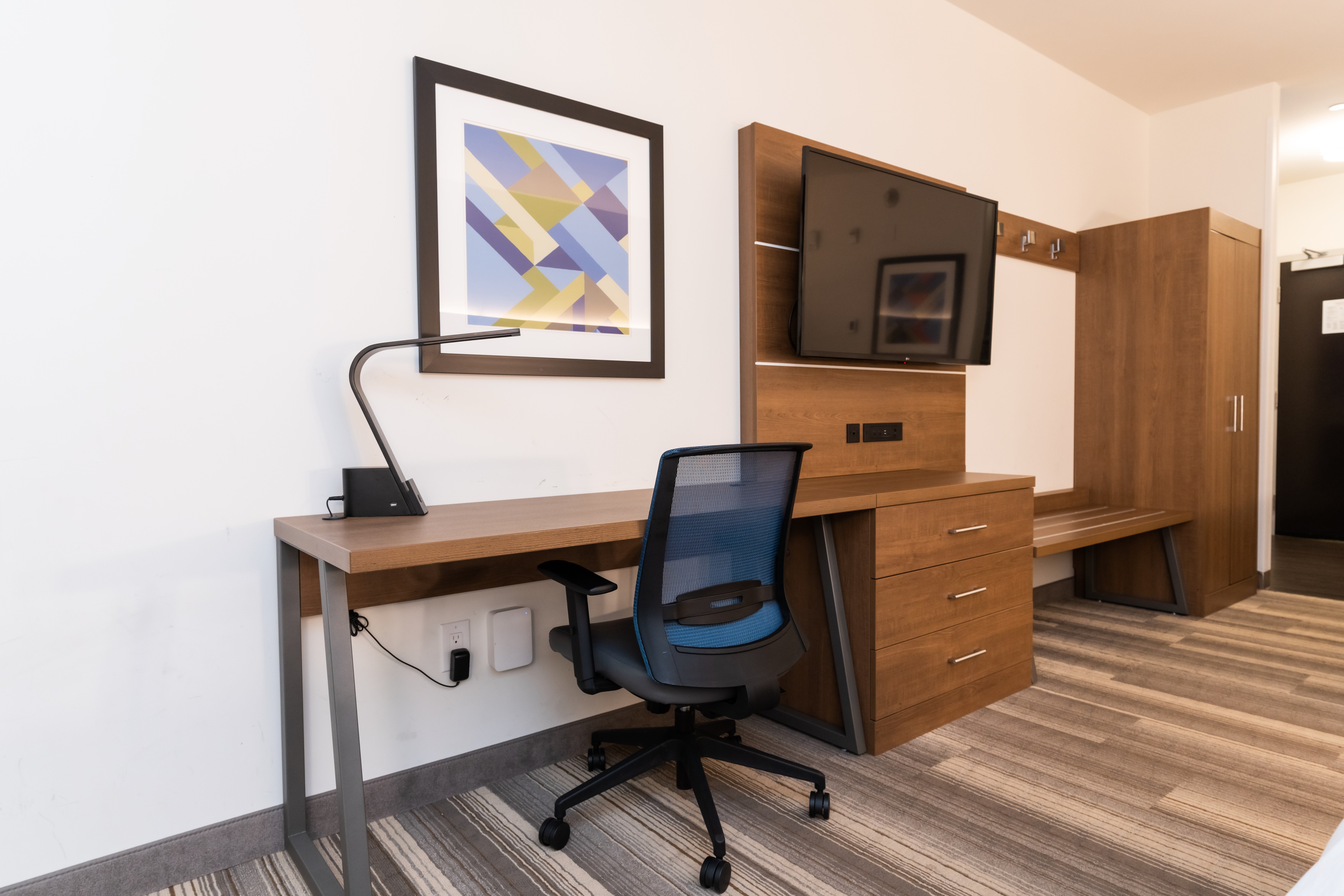 holiday inn express and sts edmonton sw windermere