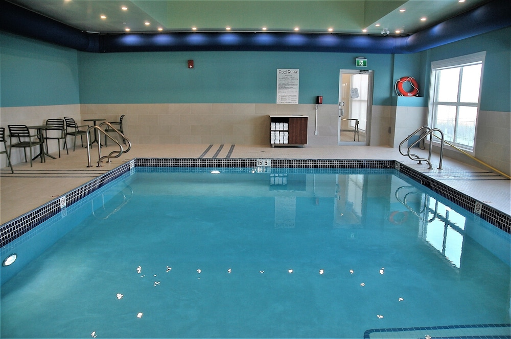 holiday inn express and sts edmonton sw windermere