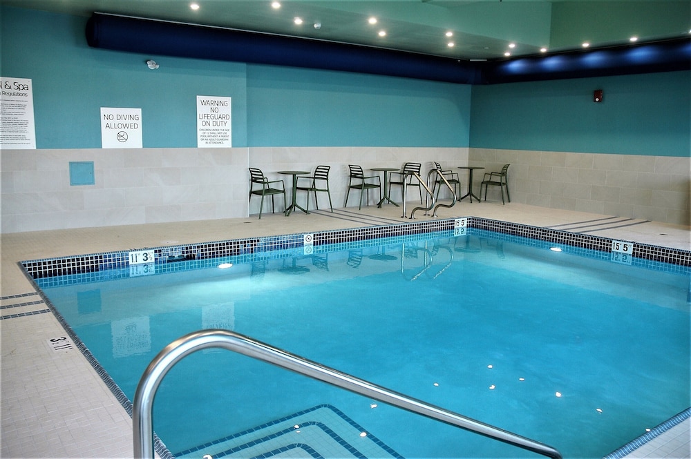 holiday inn express and sts edmonton sw windermere