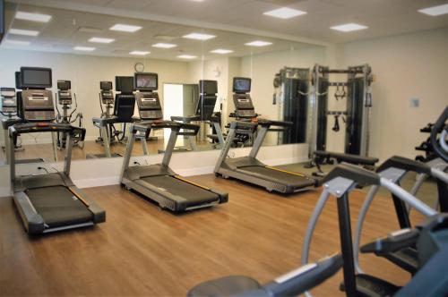 holiday inn express and sts edmonton sw windermere