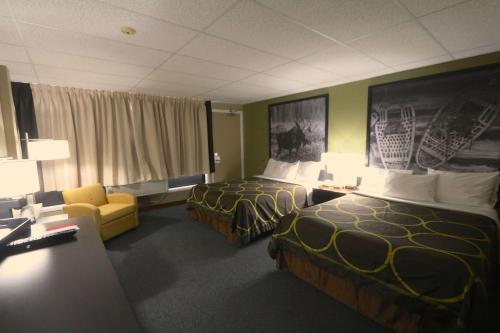 Super 8 By Wyndham Hearst On,Hearst>>Cochrane,2 star