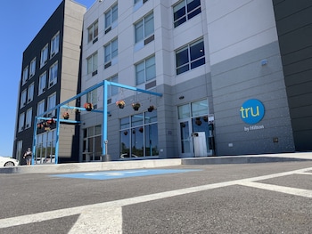 tru by hilton yarmouth